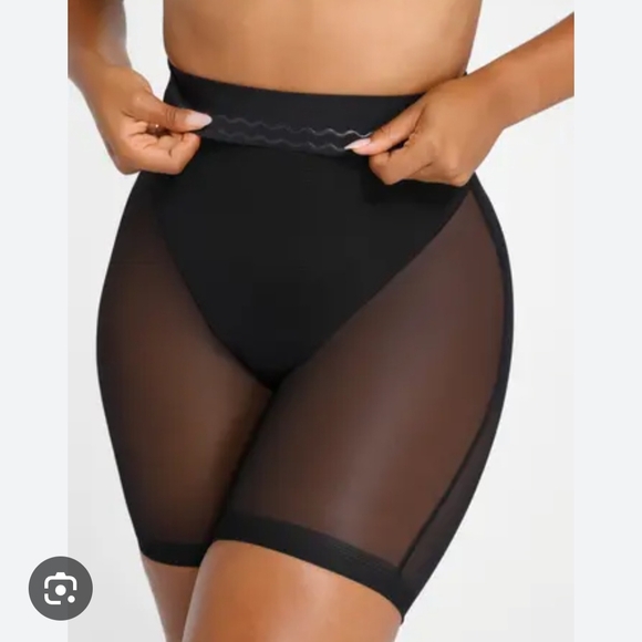 Shapellx Booty Shorts - Picture 5 of 6